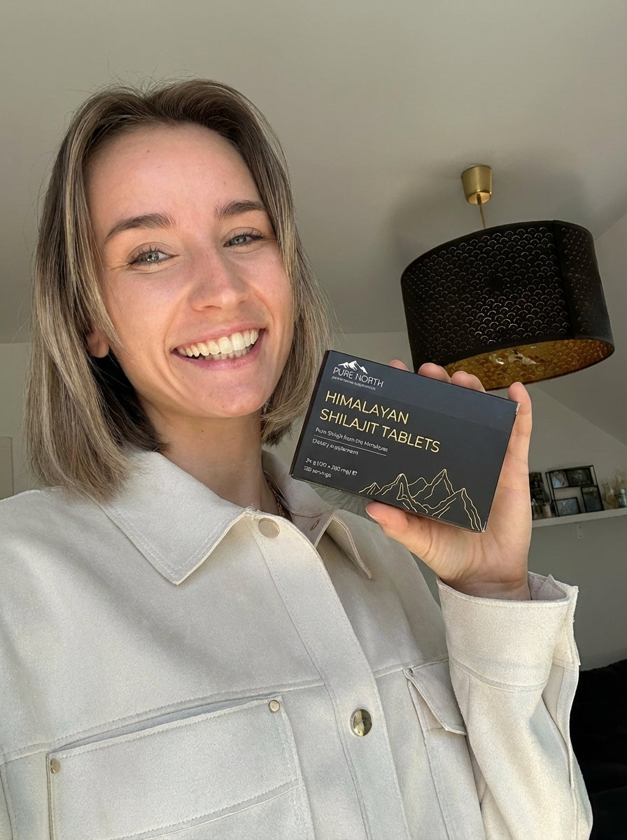files/Woman_holding_tablet_202604021704.jpg